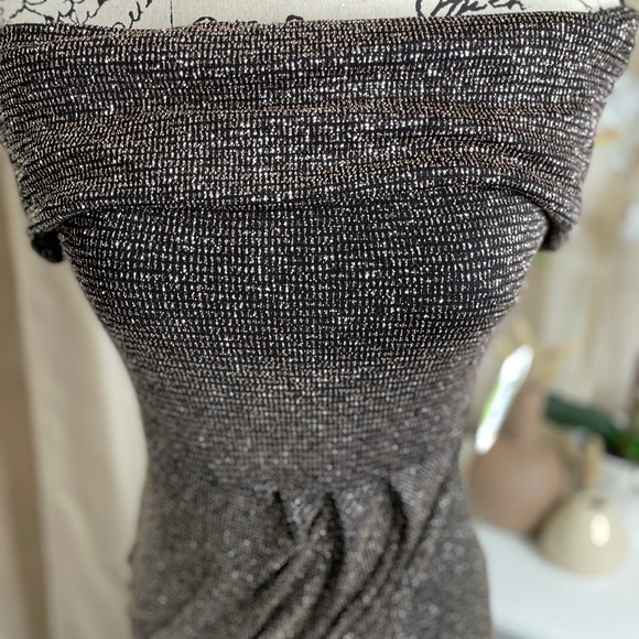 Black and gold glitter dress - Picture 2 of 4